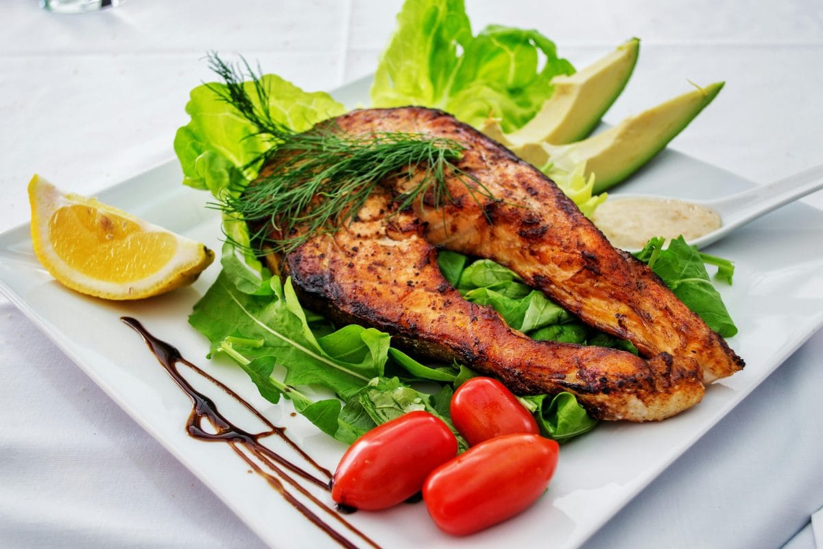 Protéines et récupération musculaire en régime cétogène, compléments deviennent essentiels pour éviter les carences et soutenir la performance avec les Produits de la gamme NUTRILUX SANTE :NUTRILUX PROLACTO+, PROBIO LG, FAT STOP, NUTRILUX MAGNESIUM, NUTRILUX SLIM, hautement biodisponibles.