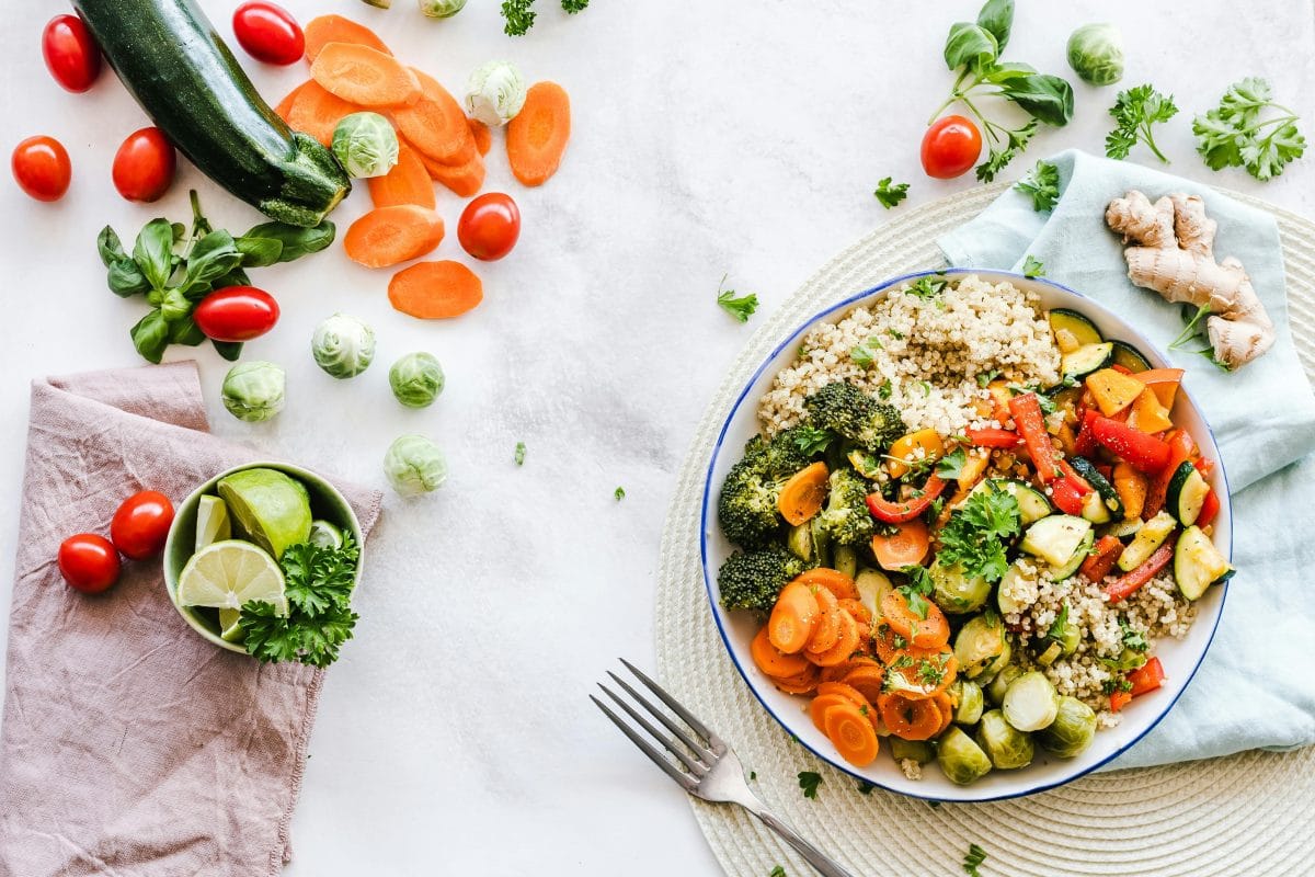 Micronutrition récupération fêtes : comment optimiser votre retour à l’équilibre avec des stratégies scientifiquement fondées et la haute biodisponibilité des produits NUTRILUX Santé, NUTRILUX PROLACTO + et PROBIO LG, NUTRILUX MAGNESIUM, FAT STOP et SLIM, sans oublier la gamme de protéines NUTRILUX pour les collations.